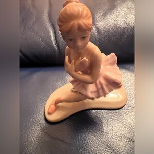 Cosmos Ballerina with Knee Down Ceramic Figurine, 4 1/2”. New.